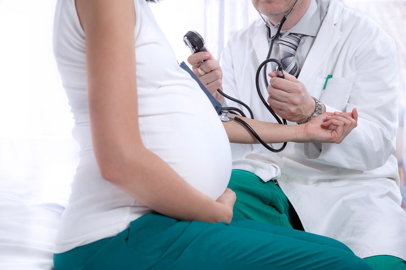 Tụt huyết áp khi mang thai – mẹ bầu cần làm gì để khắc phục?