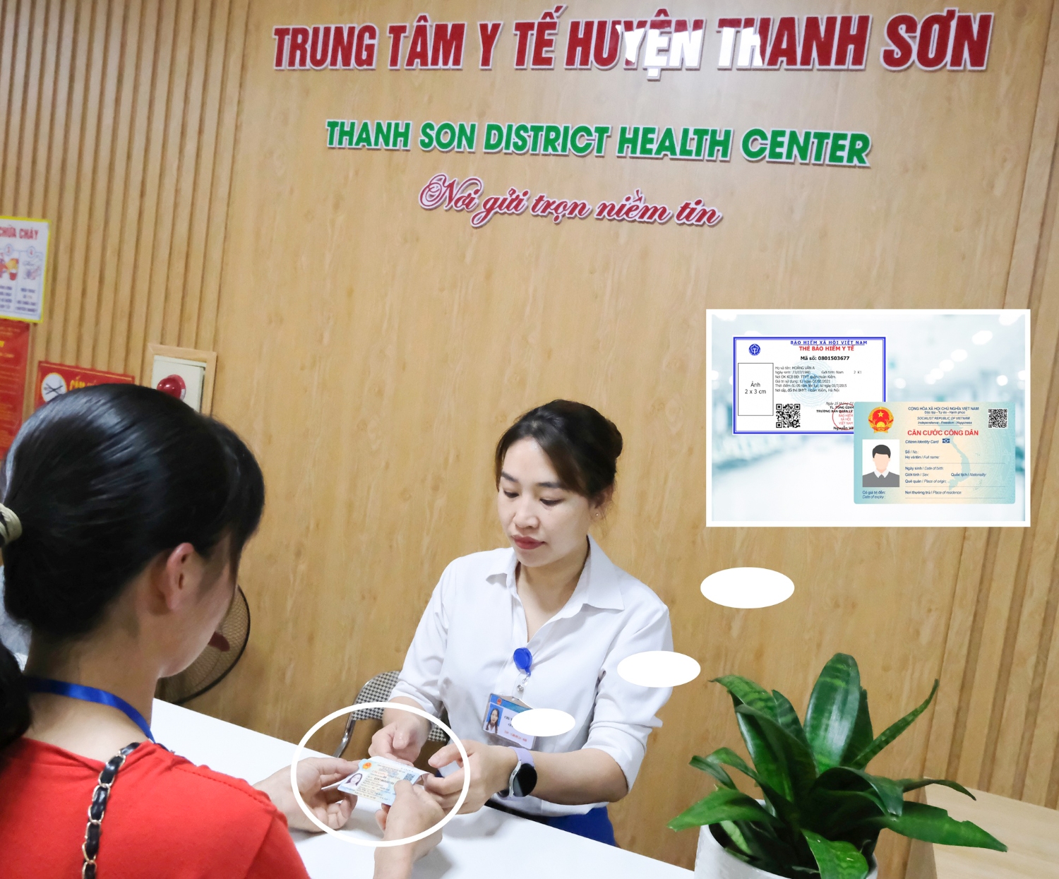 Khám, chữa bệnh bảo hiểm y tế bằng căn cước công dân gắn chíp tại Trung tâm Y tế huyện Thanh Sơn